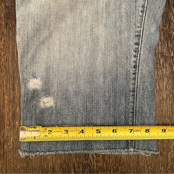 Abercrombie and Fitch Distressed Light Wash Bermuda Shorts Size 2 - Picture 8 of 11